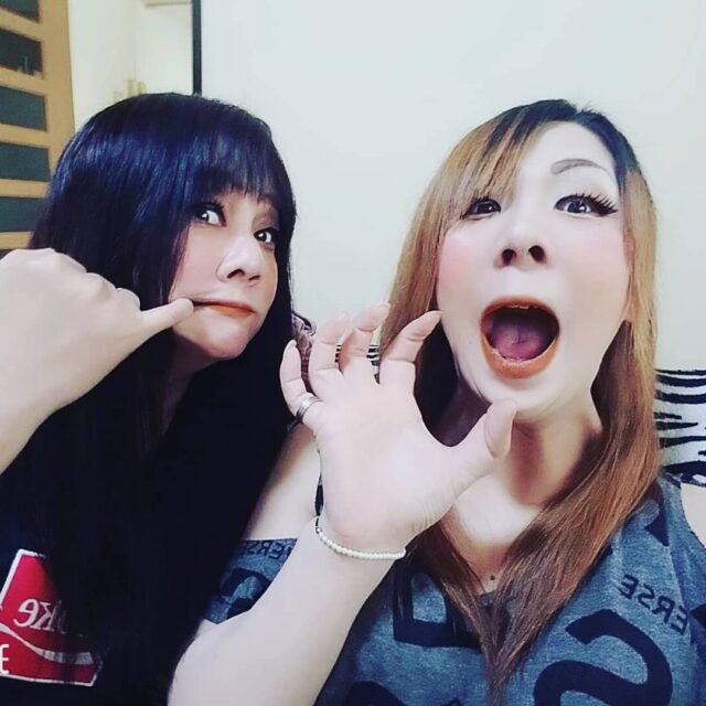 ゴールデンウィーク休みを貰って実家に帰省しました!!
1泊2日で同じ愛知やけど日間賀島の方に家族とパパの弟たちと
お泊まりに！！釣りをしたり美味しいもの沢山食べて充実した日を過ごせた‪​！その中でもママとお風呂に何年ぶりかに一緒に入ったこと！裸の付き合いができるようになってひさなも嬉しい！！
パパ、ママほんとにありがとう！！次は8月ね！